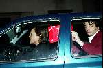 St Georges 28 februari 2003
Prinses Margarita met haar hond op weg naar het politieburo Edwin de Roy van Zuydewijn