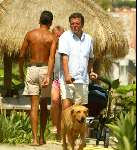 Marbella 15 juni 2003
Edwin de Vries wandelend met zijn hond