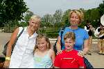 Kaatsheuvel 22 juni 2003
Opening nieuwe show in de efteling
Joke Alberts met dochter en kleinkinderen