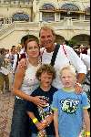 Kaatsheuvel 22 juni 2003
Opening nieuwe show in de efteling
Joop oonk met gezin