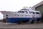 Den Bosch 14 april 2001
Jumbo IV van Prins Bernhard bij Moonen Shipyards
voor onderhoud na brand.