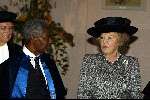 Tilburg 21 november 2002
Koningin Beatrix 
Eredoctoraat voor Kofi Annan