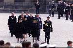 Amsterdam 4 mei 2001
Dodenherdenking op de dam met Koningin Beatrix en Prins Willem Alexander(in uniform)