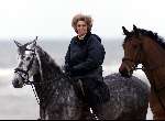 Noordwijk 5 mei 2000
Koningin Beatrix tijdens het paardrijden op het strand van Noordwijk