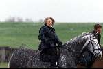 Noordwijk 5 mei 2000
Koningin Beatrix tijdens het paardrijden op het strand van Noordwijk