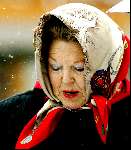 Lech 8 februari 2003
Koningin Beatrix met hoofddoekje op skivakantie in Lech