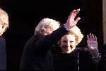 Amsterdam 11 december 2001
Uitreiking prijs van het Prins Claus fonds in het paleis op de dam. Prins Claus, Koningin Beatrix