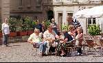 Avignon  13 juni 1999
Een zeer ongedwongen Koningin Beatrix met Prins Claus
bij Rest.  Le Lutrin

PETER SMULDERS BV