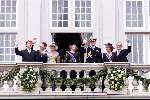 Den Haag 18 september 2001
Prinsjesdag 2001
Koningin Beatrix, Prins Willem Alexander, Prin Friso, Prins Constantijn, prinses Laurentien, Pieter v Volenhoven en Prinses Margriet.