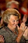 Amsterdam20 juni 2003
Koningin Beatrix  bij uit uitreiking van de zilveren anjers in het paleis op de dam