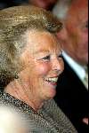 Amsterdam20 juni 2003
Koningin Beatrix  bij uit uitreiking van de zilveren anjers in het paleis op de dam