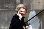 Amsterdam 21 juni 2001
Antonvan Leeuwenhoekkliniek
Operatie van Pieter v Vollenhoven
Koningin Beatrix bij aankomst ziekenhuis