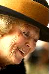 Den Haag 24 oktober 2003
Koningin Beatrix opent bejaardenhuis