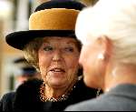 Den Haag 24 oktober 2003
Koningin Beatrix opent bejaardenhuis