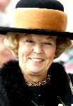 Den Haag 24 oktober 2003
Koningin Beatrix opent bejaardenhuis
