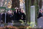 Den Haag 27 november 2001
Begrafenis vrouw van Prins Aschwin
Koningin Beatrix, Prins Willem Alexander, Prinses Margriet, Prinses Christina en Prins Constantijn.