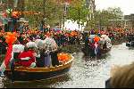 Meppel 30 april 2002
Koninginnedag 2002  
Leden van het koninklijk huis varend in een sloep
