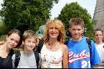 Kaatsheuvel 22 juni 2003
Opening nieuwe show in de efteling
Leonie Jansen met haar kinderen