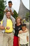 Kaatsheuvel 22 juni 2003
Opening nieuwe show in de efteling
Manon Thomas met vriend en kinderen