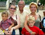Kaatsheuvel 22 juni 2003
Opening nieuwe show in de efteling
Mariska v Kolck met vader en zoontje