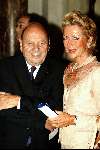 Amsterdam20 juni 2003
Koningin Beatrix en prins bernhard buit uitreiking van de zilveren anjers in het paleis op de dam
Marjon Lambriks net man