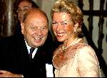 Amsterdam20 juni 2003
Koningin Beatrix en prins bernhard buit uitreiking van de zilveren anjers in het paleis op de dam
Marjon Lambriks net man