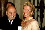 Amsterdam20 juni 2003
Koningin Beatrix en prins bernhard buit uitreiking van de zilveren anjers in het paleis op de dam
Marjon Lambriks net man