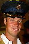 Alphen aan de rijn 9 juni 2003
Huldiging martin verkerk na finale roland garros
Met politiepet