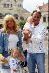 Kaatsheuvel 22 juni 2003
Opening nieuwe show in de efteling
Mary Borsato en haar man met kleinkinderen