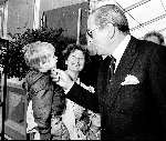 Prins Claus bij opening vliegveld Eindhoven 1984