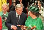 Koninginnedag, 1998
Koningin Beatrix met Prins Claus
