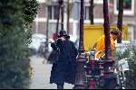 Amsterdam 8 maart 2003
Prins Friso en Mabel Wisse Smit gaan op bezoek bij Prins Maurits en Prinses Marilene