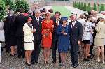 Apeldoorn 28 Mei 1998
Prins Maurits met Prinses Marilene van de Broek Oud Minister v d Broek met vrouw Pieter v Vollenhoven en Prinses Margriet