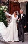 Apeldoorn, 30 Mei 1998 Trouwen Prinses Marilene en Prins Maurits. Hier samen met haar vader oud minister v d Broek