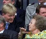 Rotterdam, 2 juli 2000   Euro 2000
Frankrijk-Italie, eindstand na verlenging 2-1
Prins Willem Alexander met Koningin Beatrix