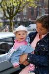 Amsterdam 3 april 2002
Prinses Marilene met dochtertje Prinses Anna