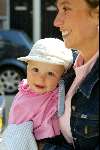Amsterdam 3 april 2002
Prinses Marilene met dochtertje Prinses Anna