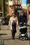 Amsterdam 7 april 2002
Prins Bernhard Jr en Prinses Annette Sekreve met dochter van Prins Maurits, Prinses Anna
