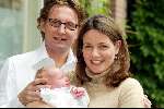 Amsterdam 8 juni 2002
Prins Bernhard jr en Prinses Annette Sekreve met hun dochtertje Prinses Isabella