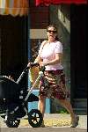 Amsterdam 17 april 2003
Prinses Annette achter kinderwagen