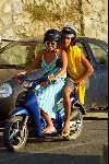 Porto Ercole 20 juli 2003
Prinses Juliana met haar vriend gimo (hij komt uit Libanon)
op de scooter