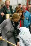 Hoofddorp 20 maart 2002
Prinses Laurentien bij de Nationale boomplantdag.
en Sandra Reemer