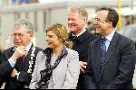 Hoofddorp 20 maart 2002
Prinses Laurentien bij de Nationale boomplantdag.
Verder Laurens Jan Brinkhorst