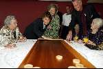 Amsterdam 18 november 2002
Prinses Margriet opent bejaardentehuis in Amsterdam.
Sjoelen