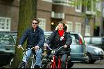 Amsterdam 27 april 2002
Prins Maurits en Prinses Marilene op de fiets.