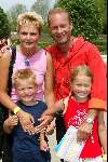 Kaatsheuvel 22 juni 2003
Opening nieuwe show in de efteling
Ron Boszhard met gezin