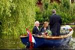 Nieuwkoop 28 juni 2003
trouwen barbara  boomsma en roelant jacobs
roelant en zijn vader ruud jacobs in een sloep