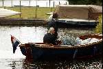 Nieuwkoop 28 juni 2003
trouwen barbara  boomsma en roelant jacobs
roelant en zijn vader ruud jacobs in een sloep