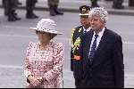 Amsterdam 23 mei 2000
De keizer en Keizerin van Japan bezoeken Nederland.
Koningin Beatrix   op de dam bij krnaslegging.
Wim Kok en Koningin Beatrix
