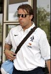 Amsterdam 8 juni 2004
Andy v d Meyde bij vertrek Nederlands elftal naar Portugal.